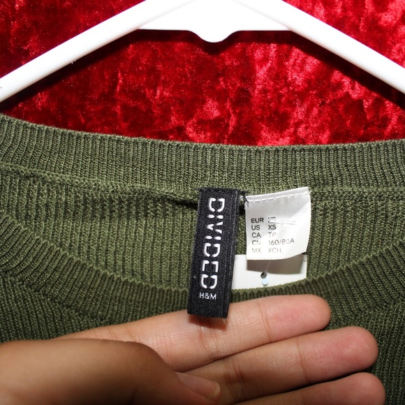 (Divided) Green Long Sleeved Crop Top - Picture 4 of 7